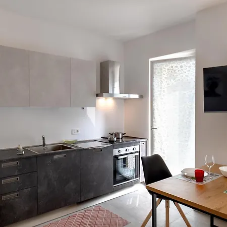Casa Quadrifoglio - Spalavera Apartment Intra